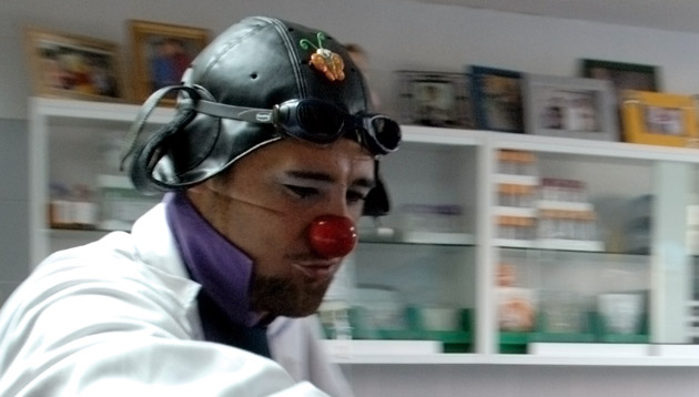 Enfermero Baldomero con gorro de aviador