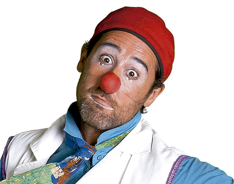 Enfermero Baldomero con nariz de payaso y gorro rojo
