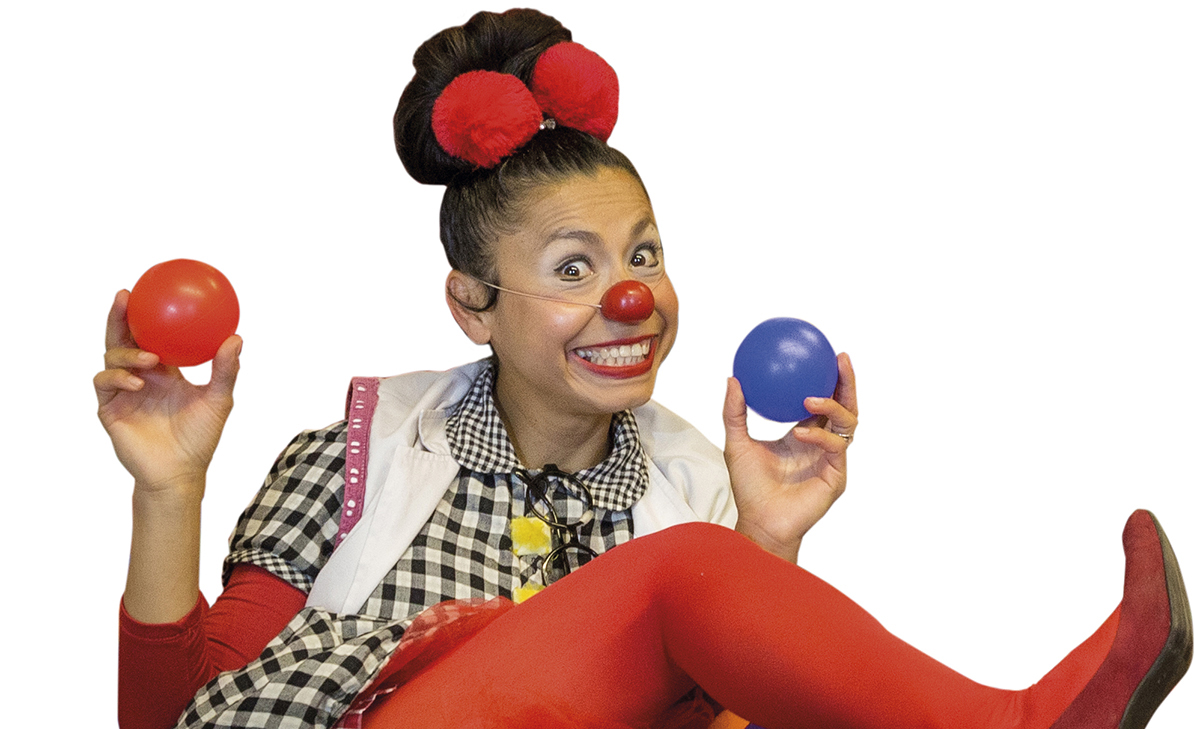 Payasa Haydee con bolas de malabares
