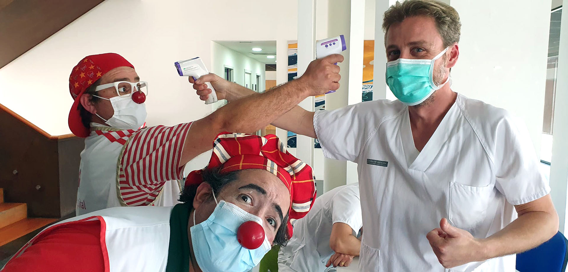 Payasospital en el hospital de Elche durante el Covid