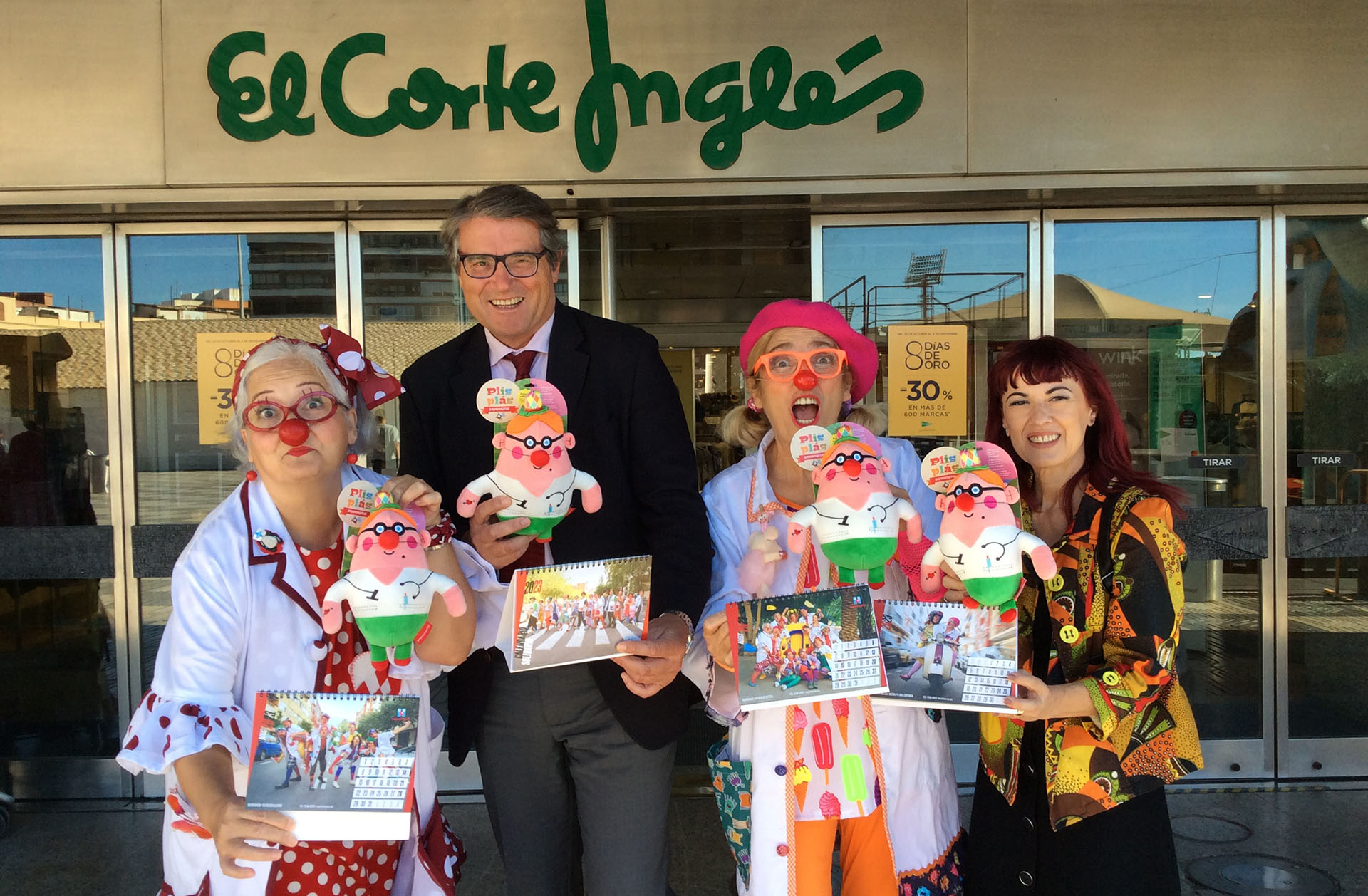 Payasospital presenta su peluche y su calendario solidario de 2023